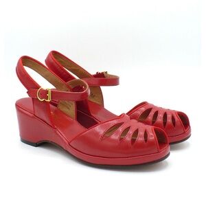 Re-Mix Vintage shoes in candy apple red sz 9